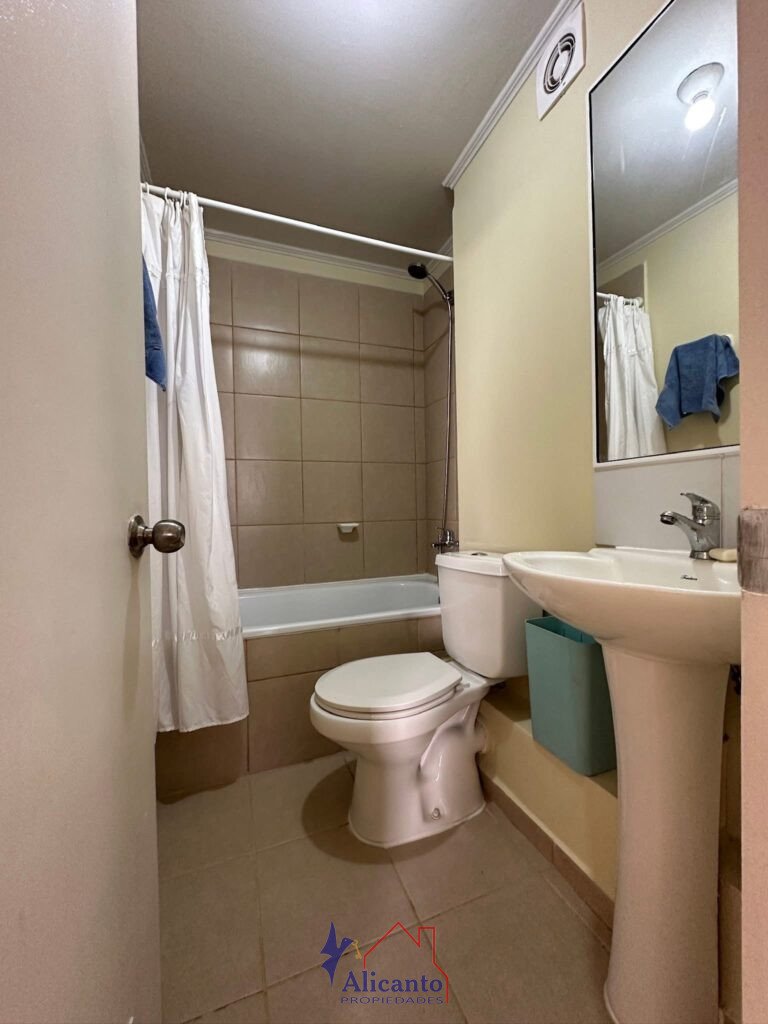 Departamento en venta Amoblado, Condominio Los Tamarindos III