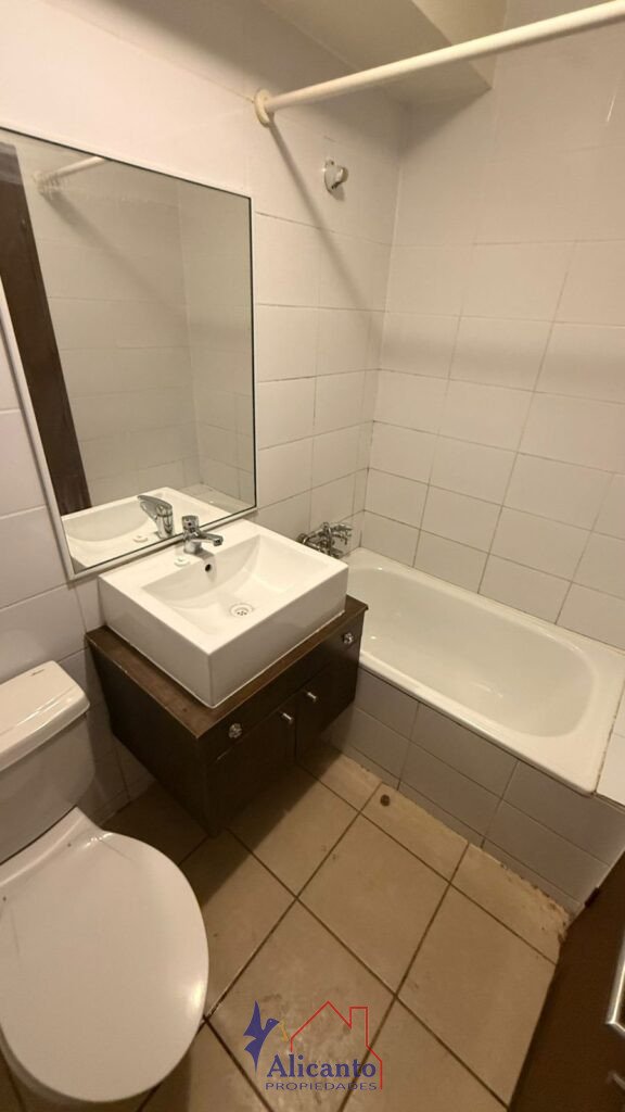 Departamento en Condominio Espacio Uno.